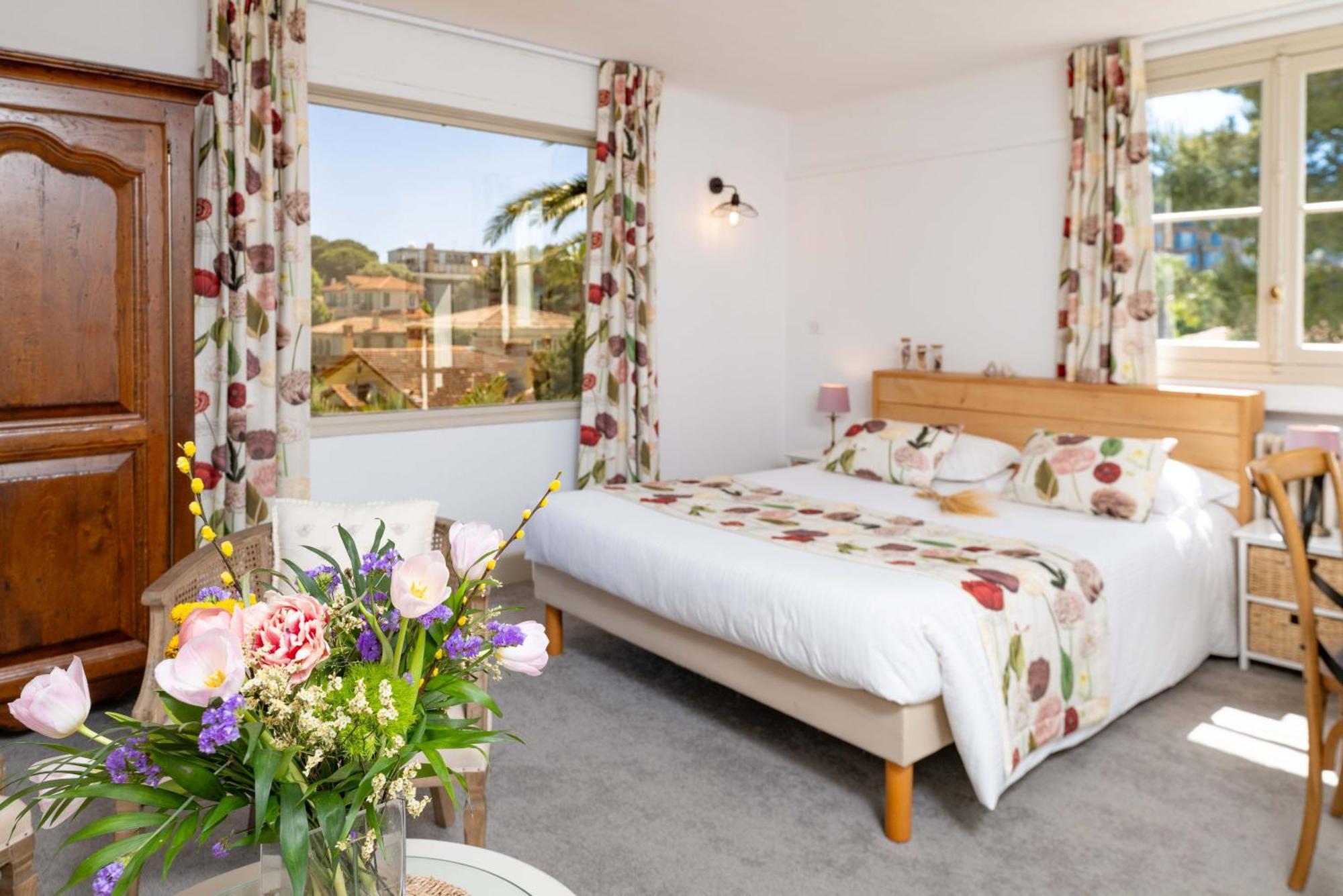 Hotel Mas Djoliba Antibes Zimmer foto