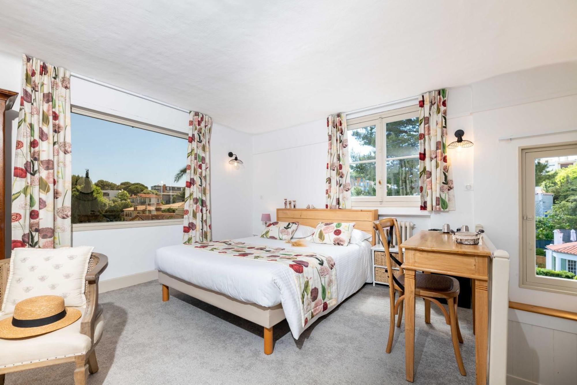 Hotel Mas Djoliba Antibes Zimmer foto